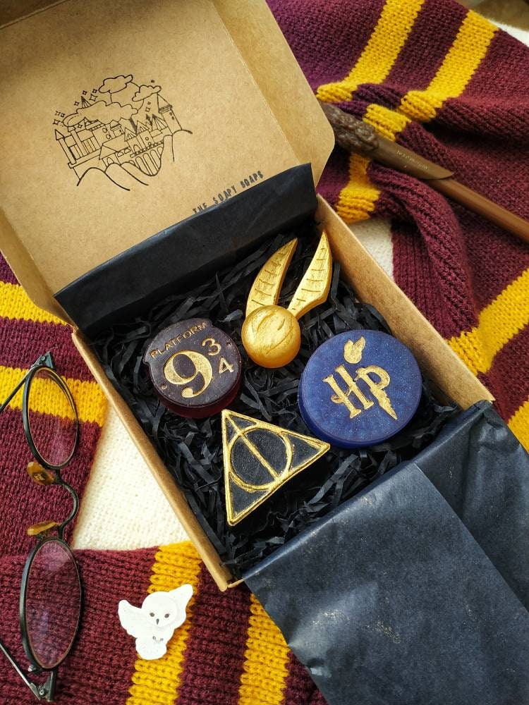 Harry Potter inspired gift set/Caja de regalo de jabones inspirado en Harry  Potter / set de jabones mundo magico / handmade/ potter gift box -   México