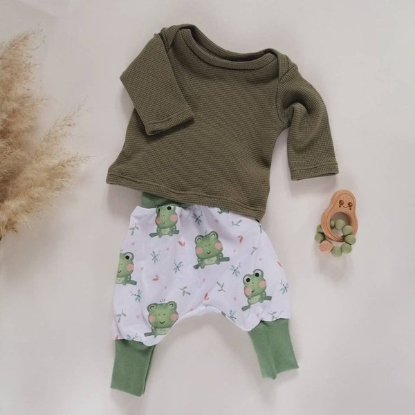 Erstlingsset | Newborn | Geschenk zur Geburt | Pumphose | Langarmshirt