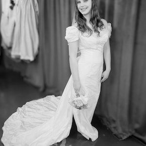 Sweet vintage 100 percent silk bridal gown with detachable train, darling rosettes & a pearl neckline. Sample size 8. Never been worn. image 6