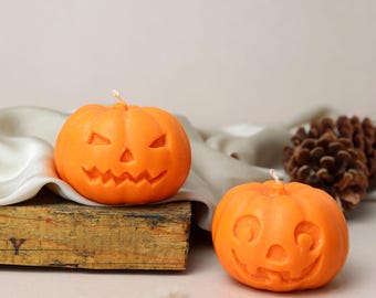 Spooky Pumpkin Face Soy Wax Candle: Halloween Decoration