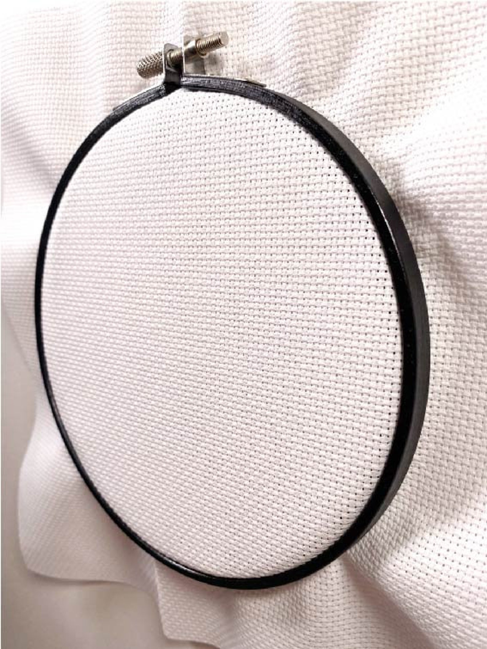 Black embroidery hoop / Black cross stitch hoop / Made to Etsy