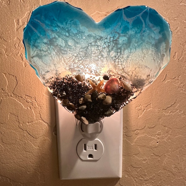 Realistic ocean  heart night light