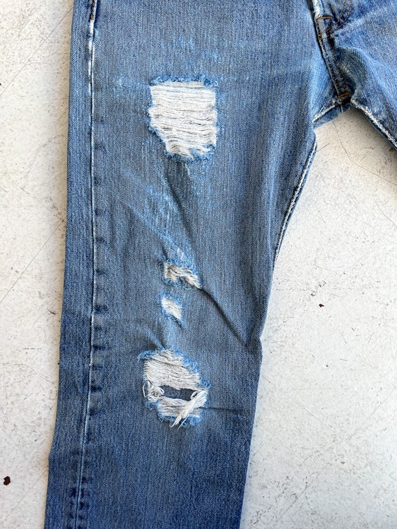 Size 29 - Vintage Levi Jeans 501 High Waisted - I… - image 3
