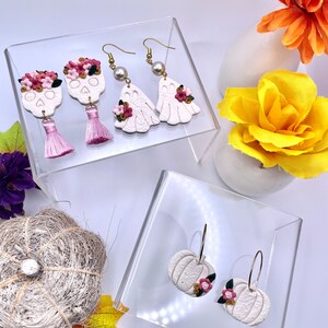 Fleurs effrayantes | Collection Halloween | Boucles d’oreilles en argile polymère | Boucles d’oreilles pendantes | Accessoires | Boucles d&#39;oreilles tendance