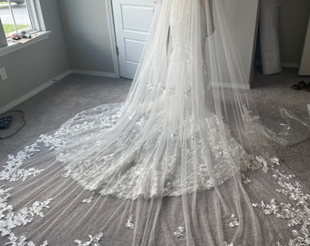 Gorgeous Ivory Wedding Veil Beautiful Lace Metal Comb Cathedral Length 10feet