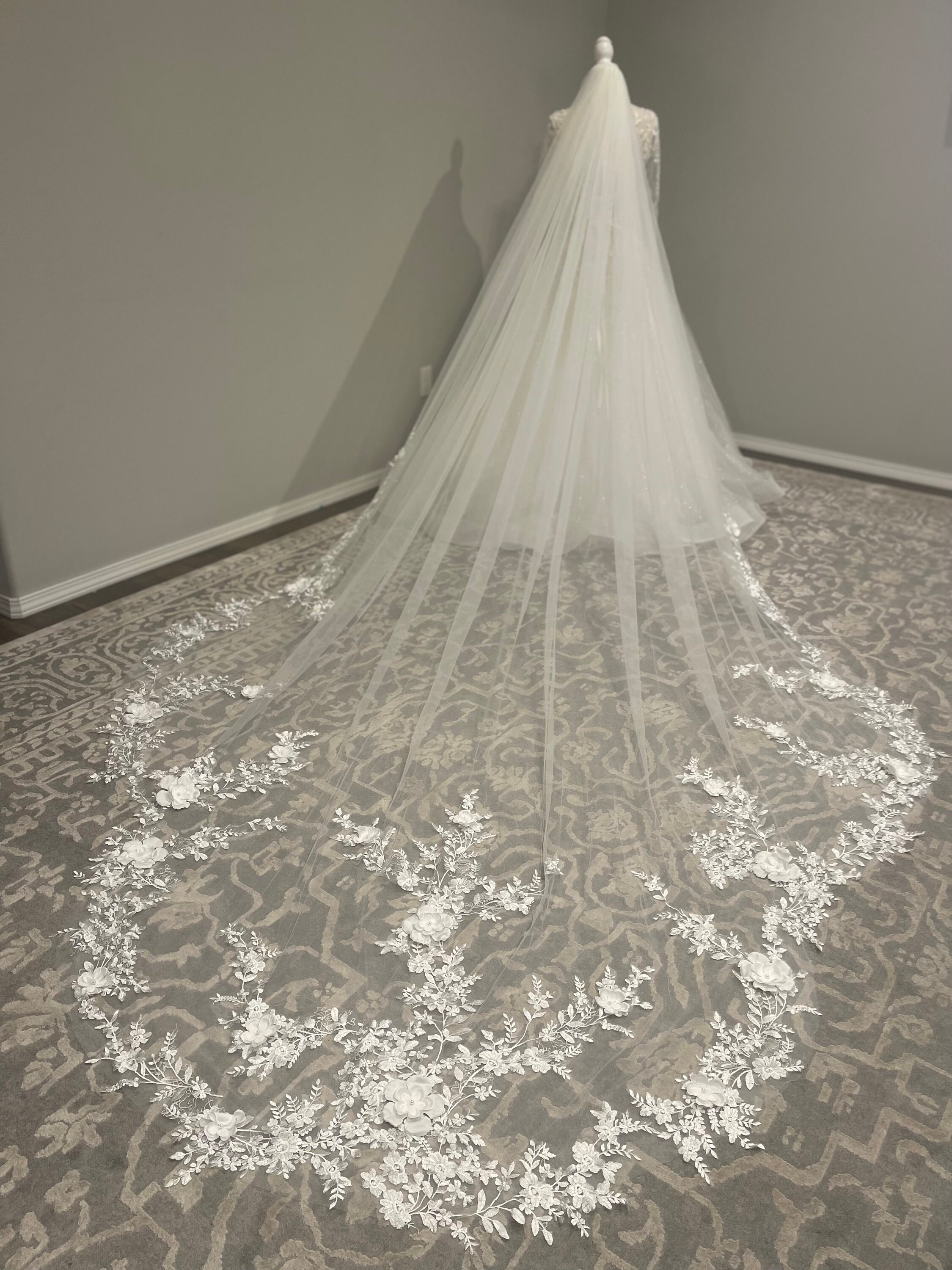 Gorgeous Wedding Veil Ivory Cathedral Length 11feet Veil