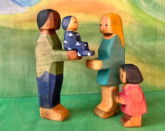 Figurines familiales en bois | cadeau personnalisé | Figurines en bois Mère Père Enfant | Figurines humaines en bois | Figurine en bois bébé