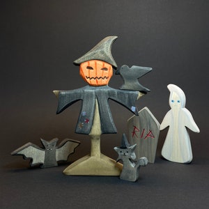 Scarecrow Halloween scary pumpkin made of maple wood carved figure wooden toy Gothic decoration gift