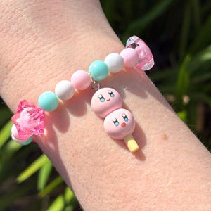 Braccialetti con ciondoli ispirati a Curby / spettacolo, cartone animato, carino, perline, stelle, braccialetto, gioco, rosa, blu, giallo, arcobaleno, gioielli, bianco immagine 14