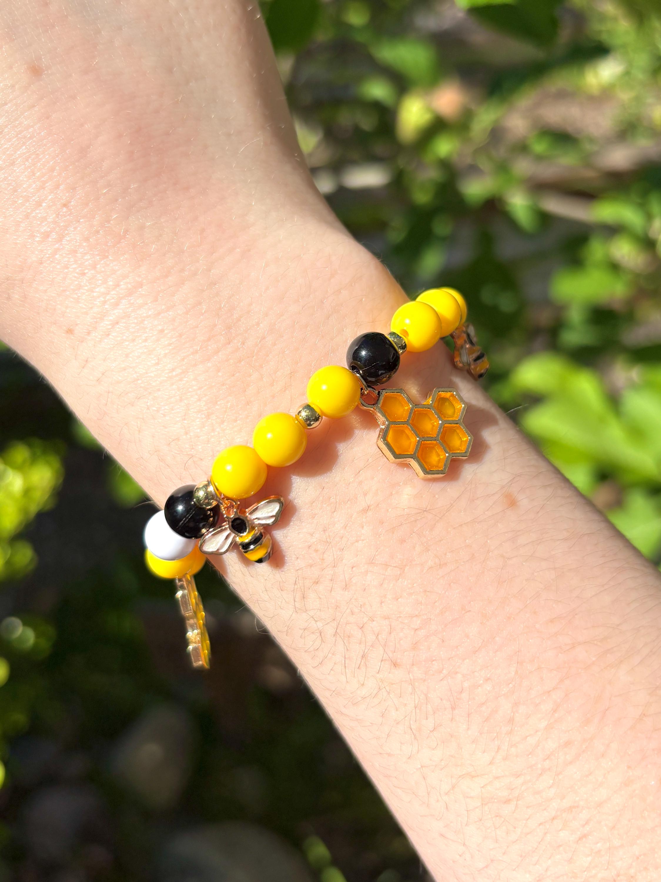 蜂とハチミツのチャームブレスレット | 蜂、蜂蜜、黄色、昆虫、蜂の巣 