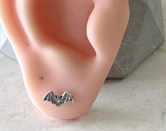 Pendientes de murciélago de plata de ley: Joyería espeluznante para Halloween