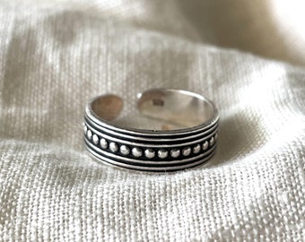 Dotted Sterling Silver Toe Ring: Adjustable Boho Jewelry