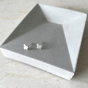 Club Ohrringe, Spielkarte Ohrstecker, Ace Of Clubs Ohrstecker, Poker Ohrringe, Card Suit Ohrringe, Handgemachte Silber Ohrringe, kleine Silber Ohrstecker, 486