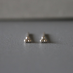 Tiny Triple Ball Ear Studs - Silver Three Ball Earrings - Geometric Studs - Sterling Silver 925 (300)