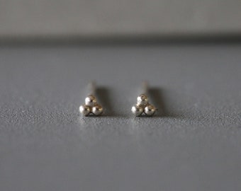 Tiny Triple Ball Ear Studs - Silver Three Ball Earrings - Geometric Studs - Sterling Silver 925 (300)