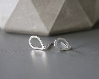 Minimal Teardrop Ear Studs - Silver Teardrop Earrings - Tiny Teardrop Studs - Sterling Silver 925 (11)