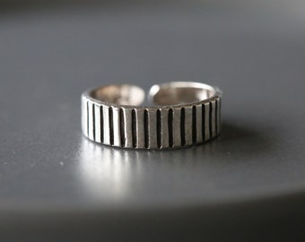 Anillo de dedo del pie de plata - anillo de la dedo ajustable - anillo ajustable - anillo de la dedo del pie de la línea - plata de ley 925 (209)