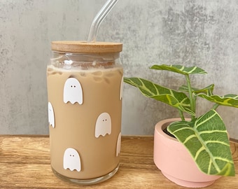 Cute Boo Ghost Cup Coffee Cup for Iced Coffee,Ghost Beer Can Glass Halloween Cup for Coffee,Spooky Season Spooky Babe Glass Cup,Soda Can Cup