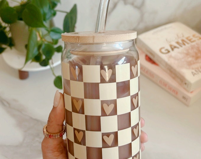 Neutral Checkered Heart Glass Cup| Retro Hearts Glass Iced Coffee Glass|Libbey Glass Cup with lid and Straw|Trendy Gifts for her|Coffee Cup
