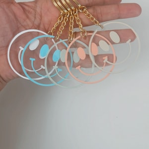 Chaveiro de acrílico com rosto sorridente, chaveiro com rosto sorridente, chaveiro de emoji feliz da moda para melhor amiga, chaveiro de acrílico para presente para ela, chaveiro fofo