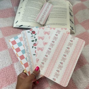 Pink Summer Coquette Bow Kindle Inserts,Pastel Checkered kindle inserts,Lacy Bow Kindle Insert for clear case, Floral girly pink strawberry