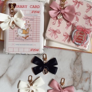 Pearl Bow Kindle Charm,Kindle Accessory,Personalized Bag Charm Keychain with Bow,Bookish Charm Bookish Gifts,Personalized Gifts for her image 1