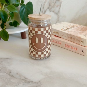 Neutral Smiley Face Beer Can Glass,Checkered Happy Face Glass Cup,Retro Iced Coffee Glass Cup,Emoji Coffee Cup with lid and straw,Smiley Cup