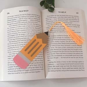 Back to School Teacher Bookmark, Acrylic Pencil Bookmark,Custom Teacher Name Bookmark, Booklover gift,Back to School Gifts,New Teacher Gift