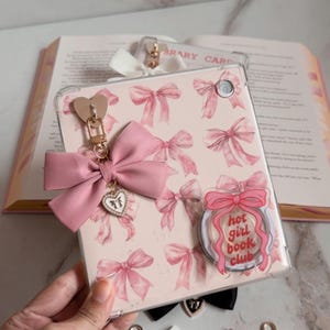 Pearl Bow Kindle Charm,Kindle Accessory,Personalized Bag Charm Keychain with Bow,Bookish Charm Bookish Gifts,Personalized Gifts for her Pink