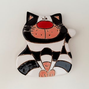 Cute magnet, Ceramic magnet, Cat magnet, Fridge magnet, Handmade ceramic magnet, Kitchen decor, Home decor, Animal magnet, Cat Lovers