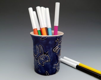 Porte-pot de crayon fait main avec des chats, bureau rangé pour le bureau à la maison, pot en céramique de stylo, cadeau de bureau pour des enfants, organisateur de stylo et de crayon, cadeau d’enseignant