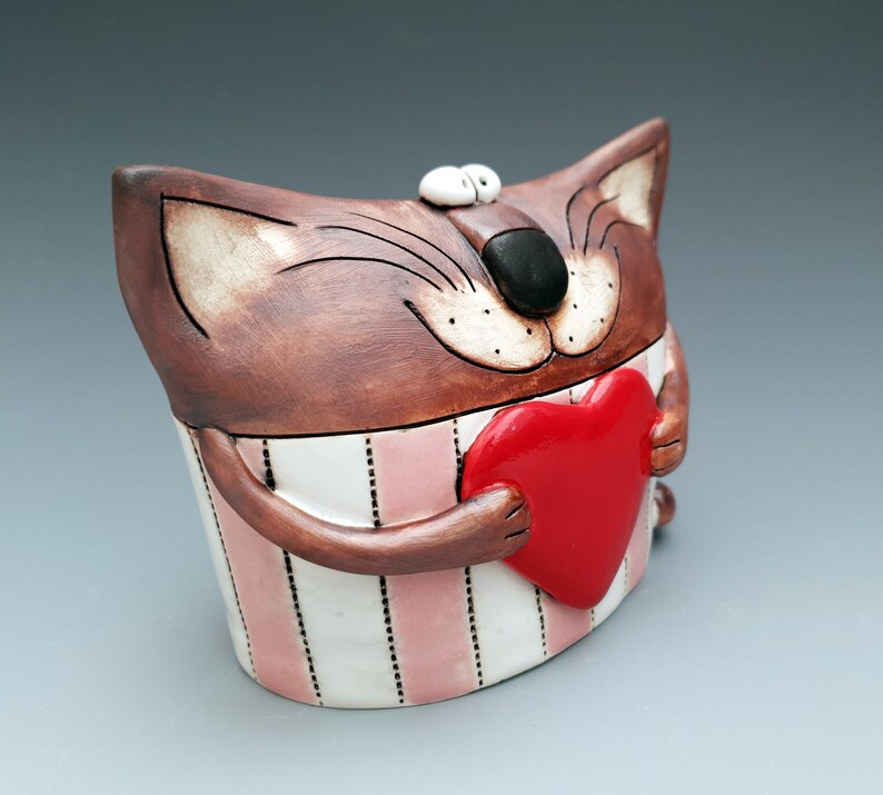 Brown cat with heart, Love cat, Porcelain cat figurine, Gift for her, Handmade ceramic cat, Valentine's day gift image 3