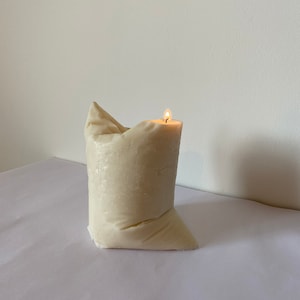 Pillow Candle / Abstract Candle / Minimal Candle / Modern Candle / Aesthetic Candle / Soy Candle / Vegan Candle / Handcrafted Candle