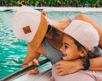 Cadeau de la fête des Mères | Partenaire look mère fille | Cadeau pour maman | Cadeau d'anniversaire maman | Lot de 2 casquettes look Family Partner - pêche