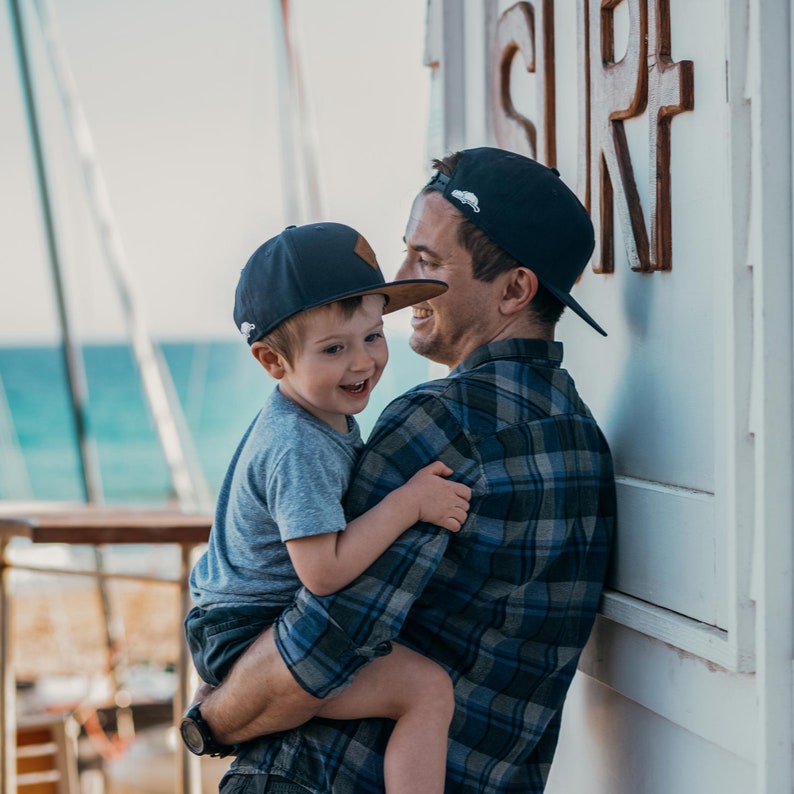 Erstes Vatertagsgeschenk Geburtsgeschenk Bonus Papa Geschenk Schwangerschaft verkünden Vater Sohn Cap Partner Caps 2er-Set Dunkelblau Bild 2