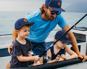 Tenue familiale | Mini-moi | Tenue de frère/sœur | Séance photo en famille | Cadeau de la fête des Pères | Casquettes partenaires Ensemble de 3 | Bleu foncé