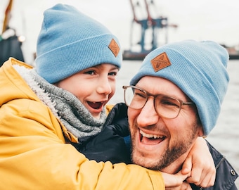 Geschenk Papa | Vater Sohn Partnerlook | Schwangerschaft verkünden | Geschenke für Männer | Beanie 2er-Set Hellblau Melange