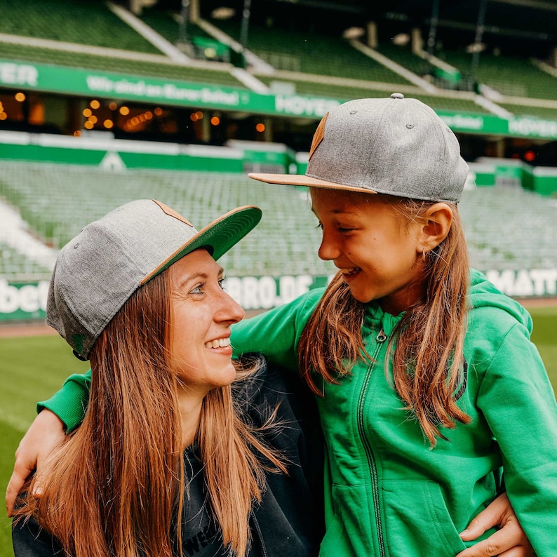 Cadeau de la fête des Pères Cadeaux de naissance Cadeau papa Annoncer une grossesse Casquettes partenaires Ensemble de 2 Werder Brême gris foncé image 6