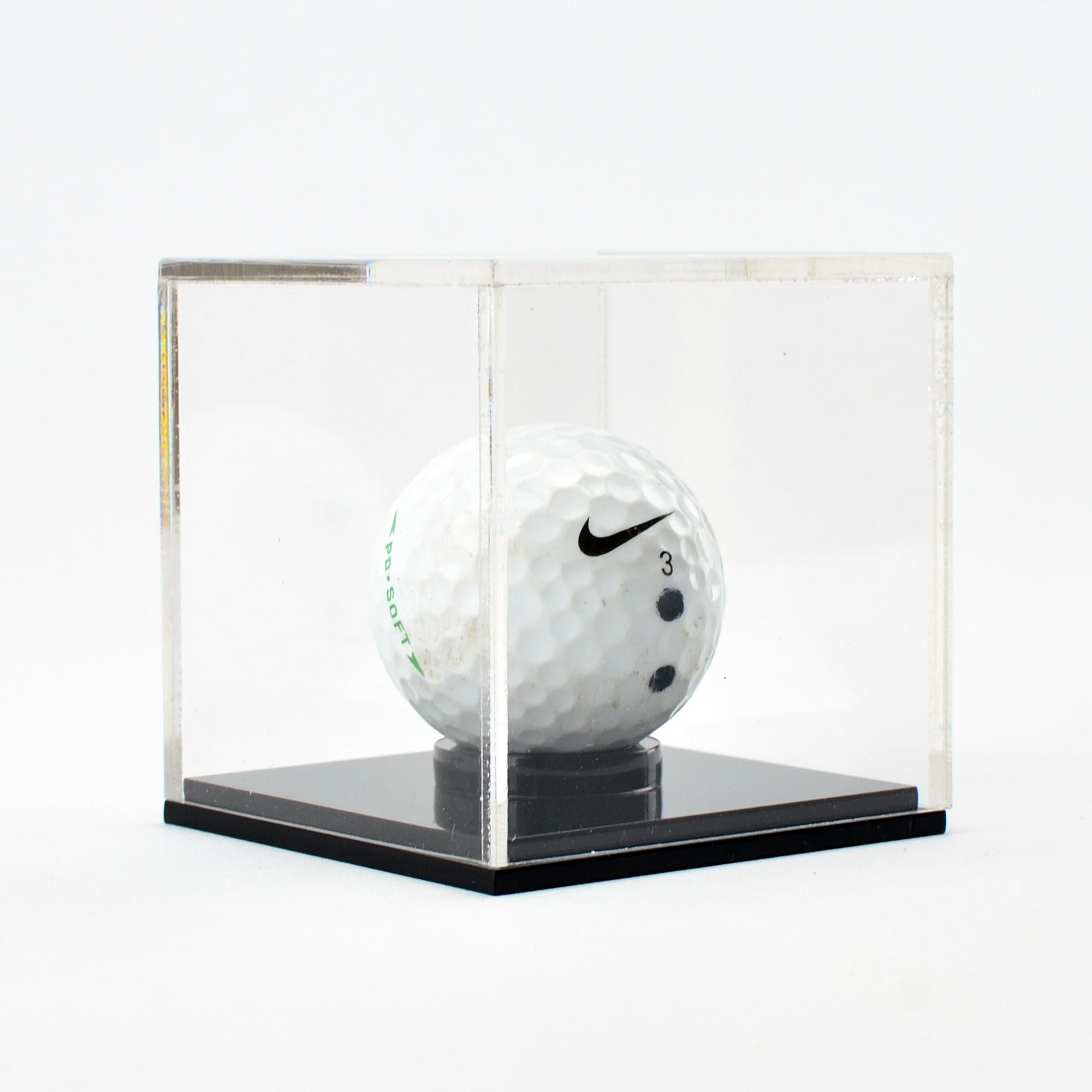 3 Golf Ball Display