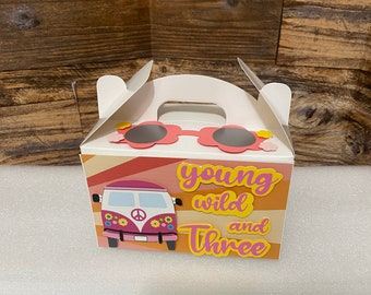 Set of 12 Young wild and three favor box, party box, gable boxes