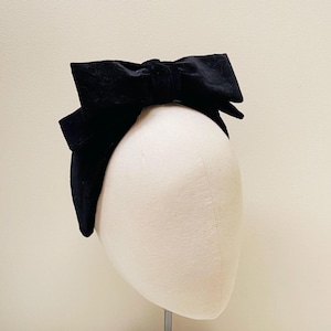 Black bow fascinator headband. Elegant velvet tailored veil headband,Vintage Style, wedding, funeral ,races, occasion headpiece