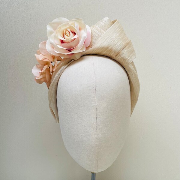 Fascinateur serre-tête noeud hortensia crème abricot, casque glamour turban abaca en soie haut de gamme, couronne, invité de mariage, courses