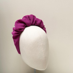 Chouchou bandeau à volants en pure soie rose fushia rembourré halo froncé, invité de mariage, gala, courses,