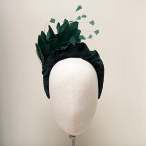 Bottle Green Fascinator Feather Velvet Padded Headband Fascinator Headpiece Wedding Guest Hairband Halo Dark Green Emerald Race Day