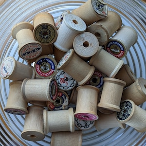 Lot of 8 Vintage Empty Wood Wooden Thread Sewing Spools, Medium 1 3/8&quot;H, With/Without Labels, Various Styles and Shapes
