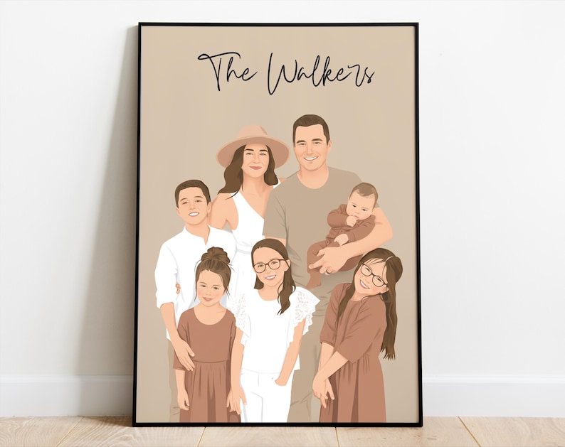 Op de afbeelding: Een ingelijst familieportret met een beige achtergrond. De illustratie toont een gezin van zeven, met de tekst "The Walkers" in cursief bovenaan. De familieleden zijn afgebeeld in verschillende tinten bruin, wit en beige.