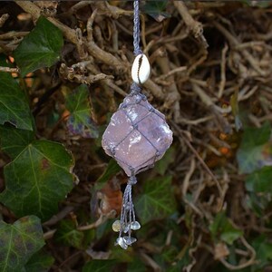 Verpakte Rose Quartz edelsteen met Cotrine chips & Cowrie shell ketting
