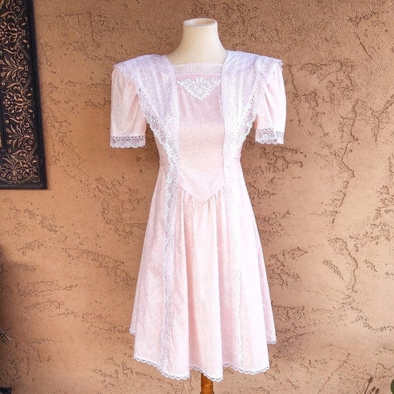 Gunne Sax - Vintage Pale Peach Floral & Lace Dress