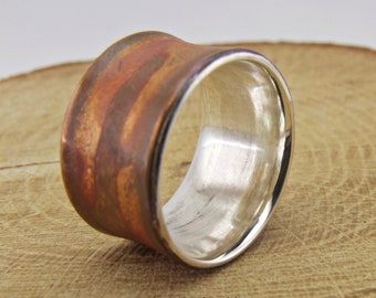 Aliança de casamento rústica feita à mão em prata e cobre - pátina oxidada (14 mm)