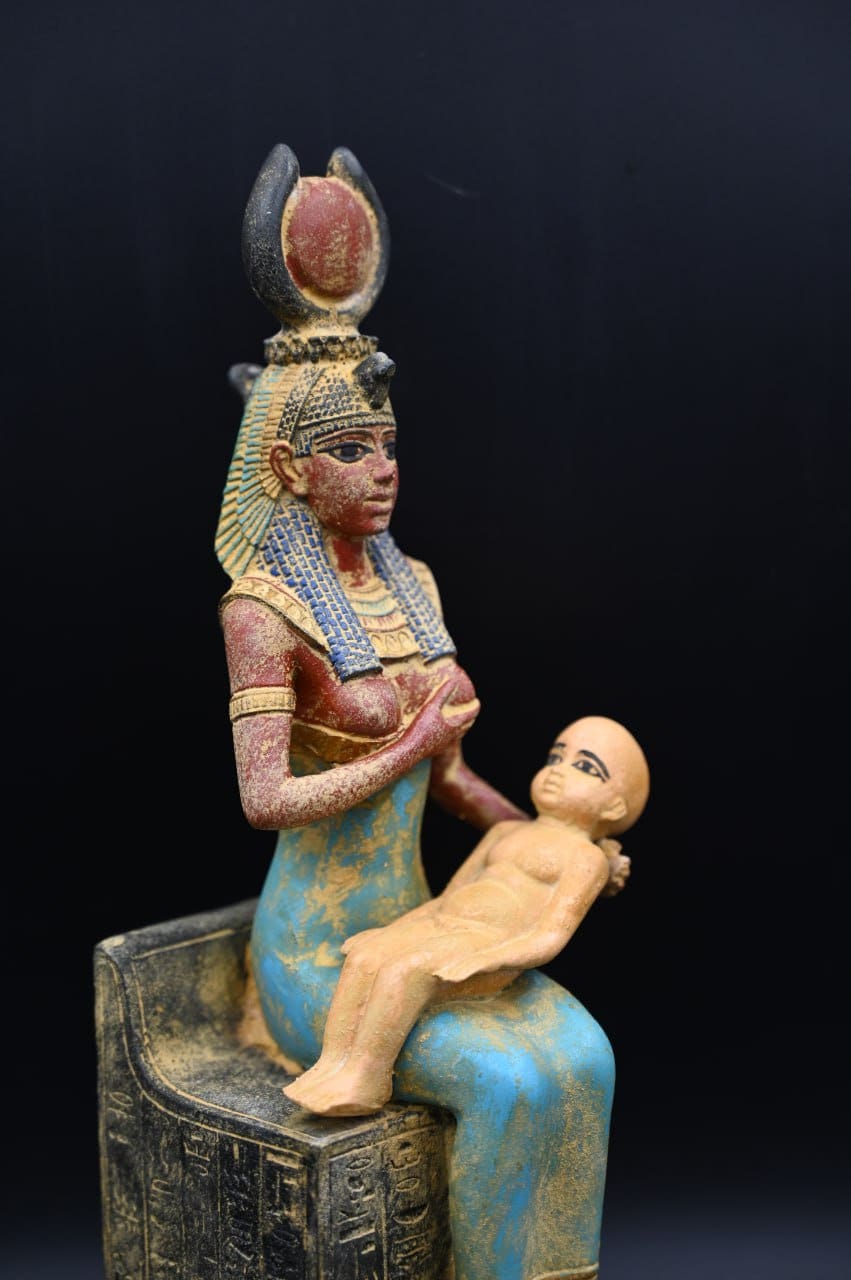 古代エジプトの女神イシスがホルスに授乳中 ヴィンテージ 古代エジプトの女神イシスがホルスに授乳中 ヴィンテージ